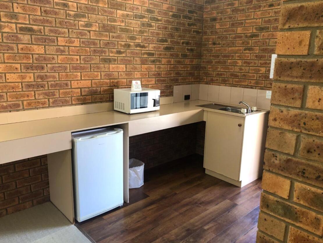 Settlement Motor Inn Deniliquin Kültér fotó