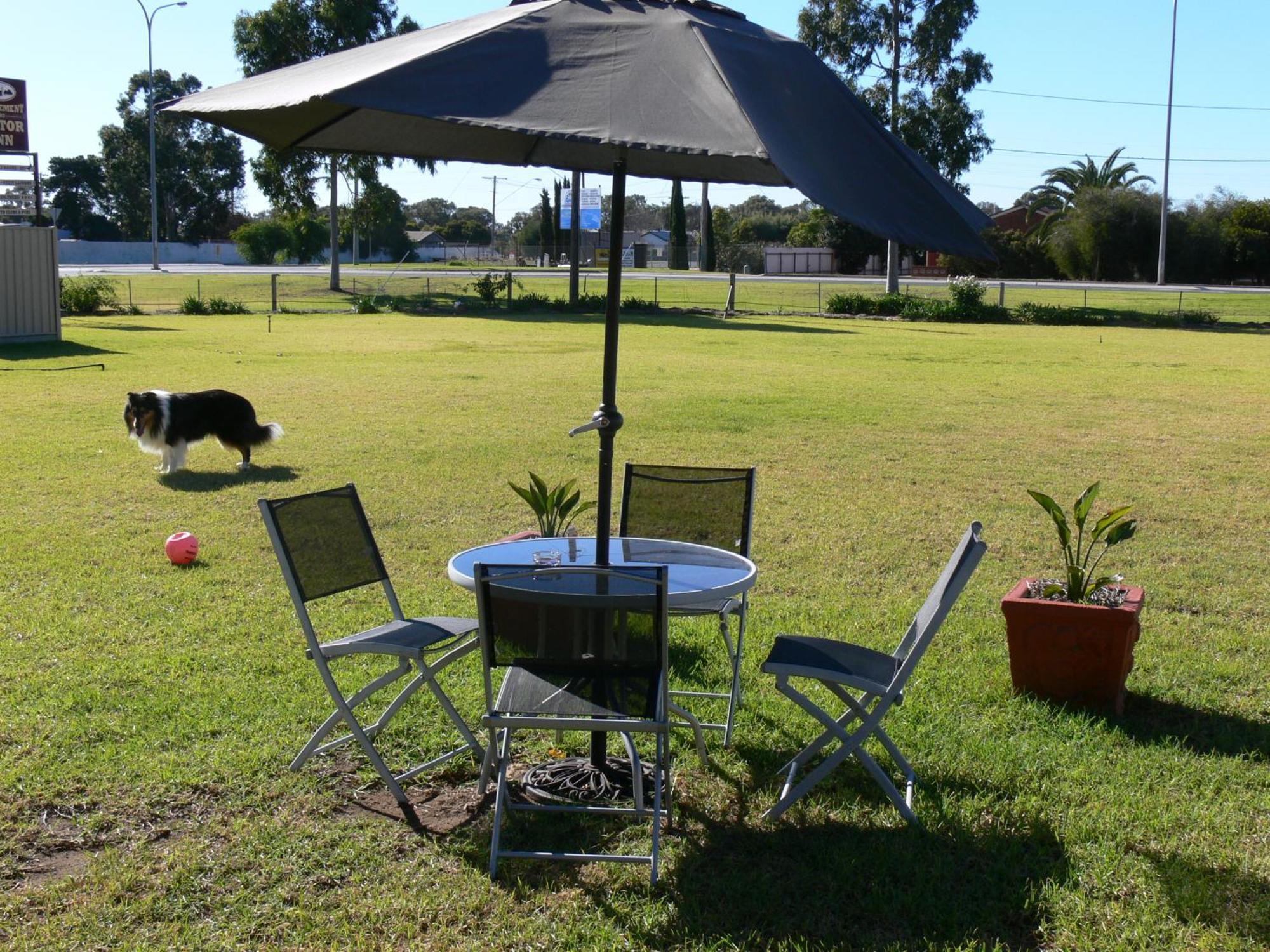 Settlement Motor Inn Deniliquin Kültér fotó