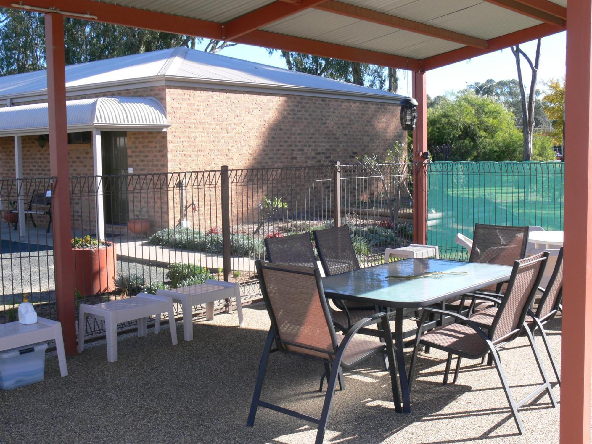 Settlement Motor Inn Deniliquin Kültér fotó