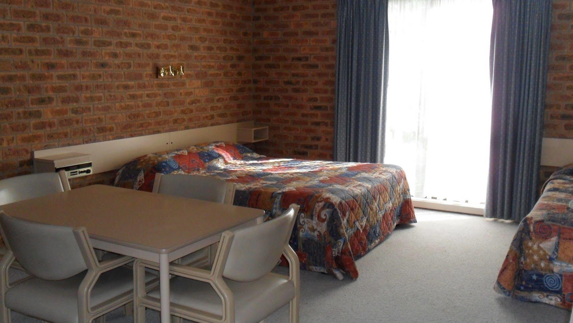Settlement Motor Inn Deniliquin Kültér fotó