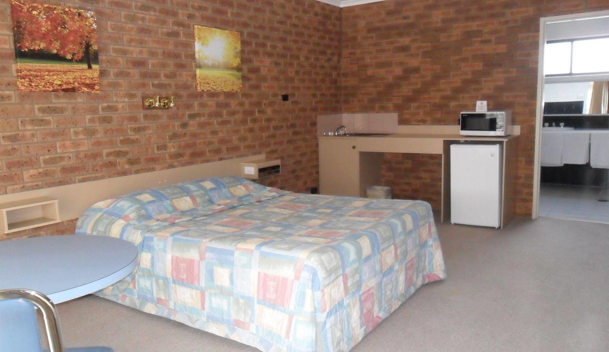 Settlement Motor Inn Deniliquin Kültér fotó