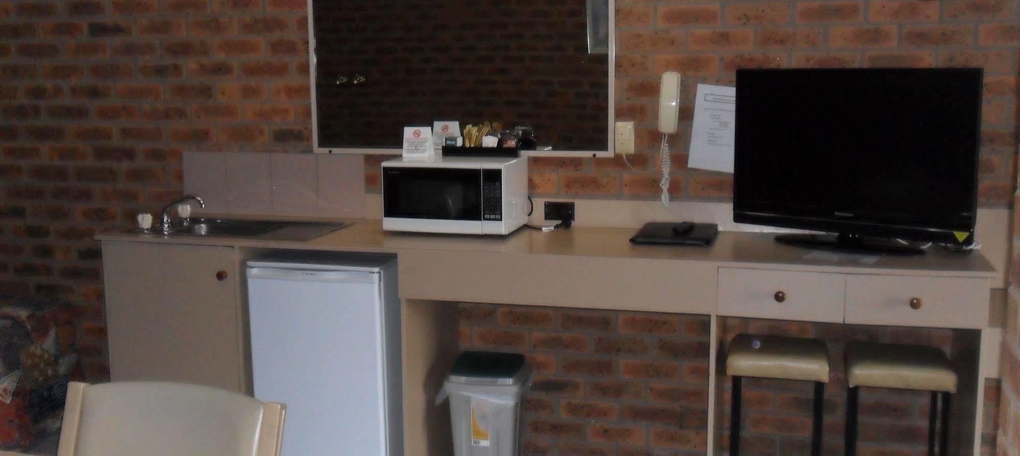 Settlement Motor Inn Deniliquin Kültér fotó
